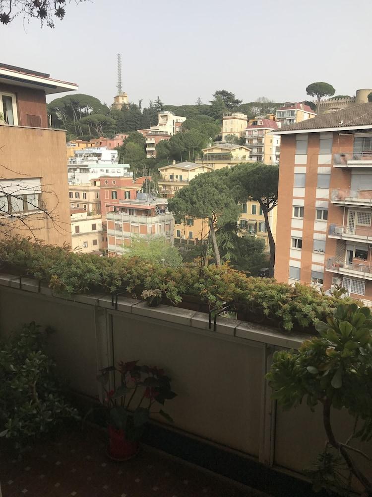 Le Finestre Sul Vaticano Rome Luaran gambar