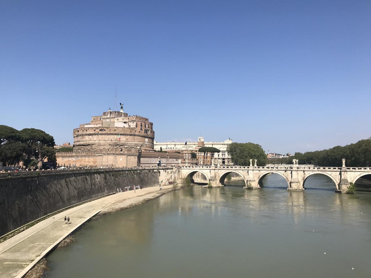 Le Finestre Sul Vaticano Rome Luaran gambar